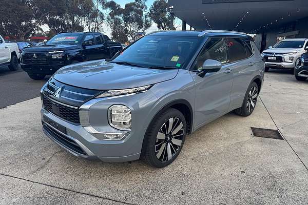 2025 Mitsubishi Outlander Exceed Tourer ZM
