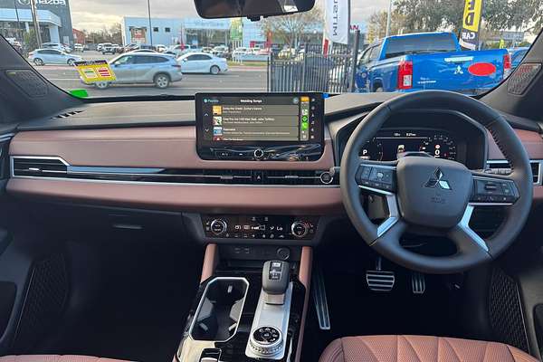 2025 Mitsubishi Outlander Exceed Tourer ZM