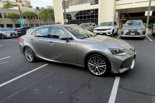 2017 Lexus IS