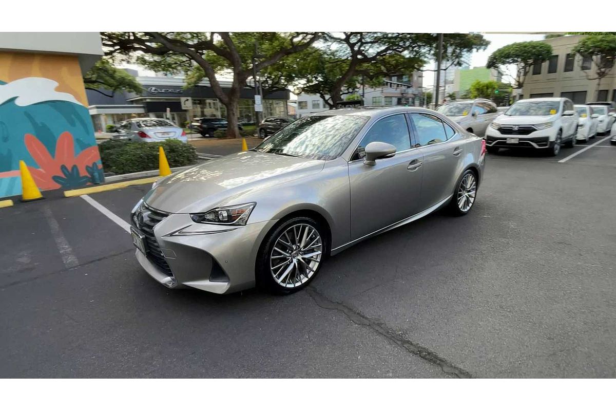 2017 Lexus IS