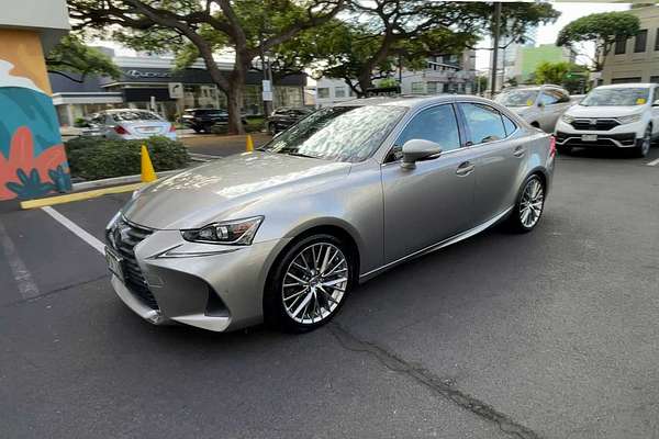 2017 Lexus IS