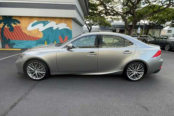 2017 Lexus IS