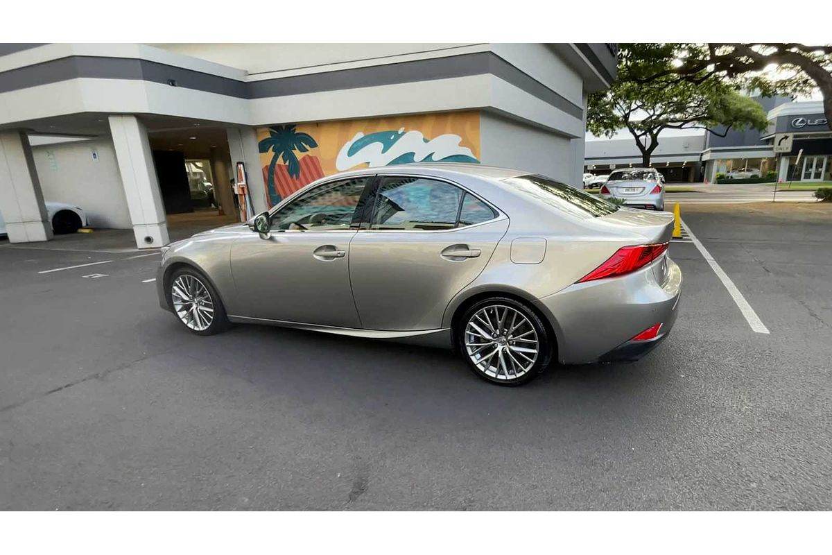 2017 Lexus IS