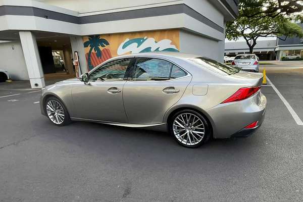 2017 Lexus IS