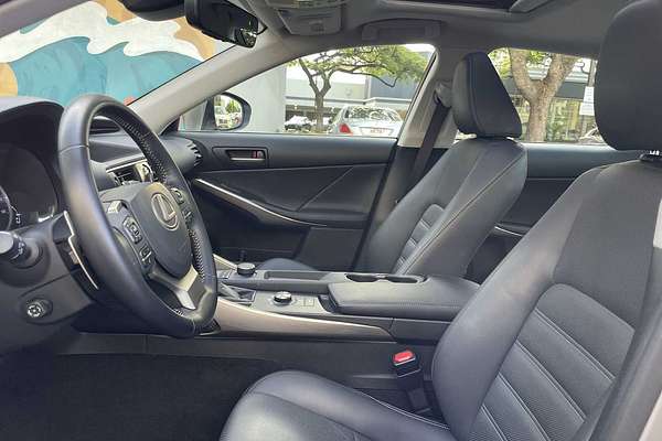 2017 Lexus IS