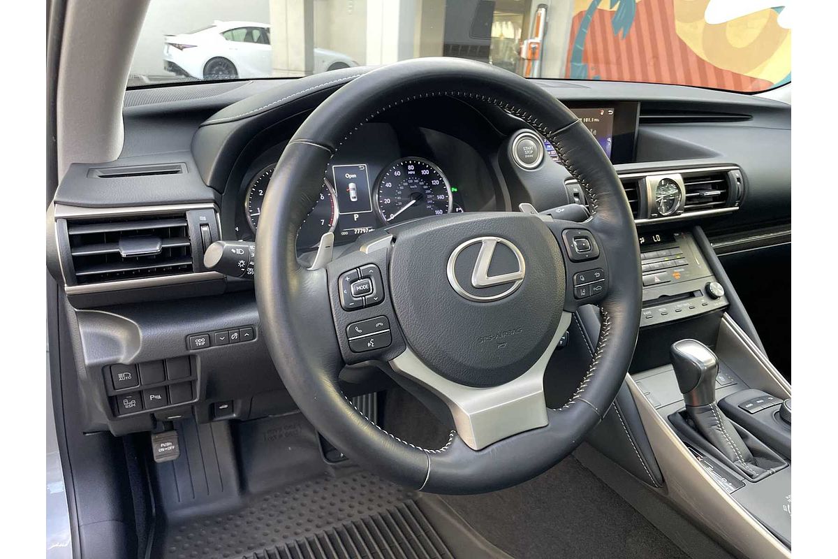 2017 Lexus IS