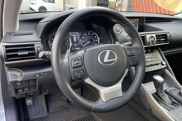 2017 Lexus IS