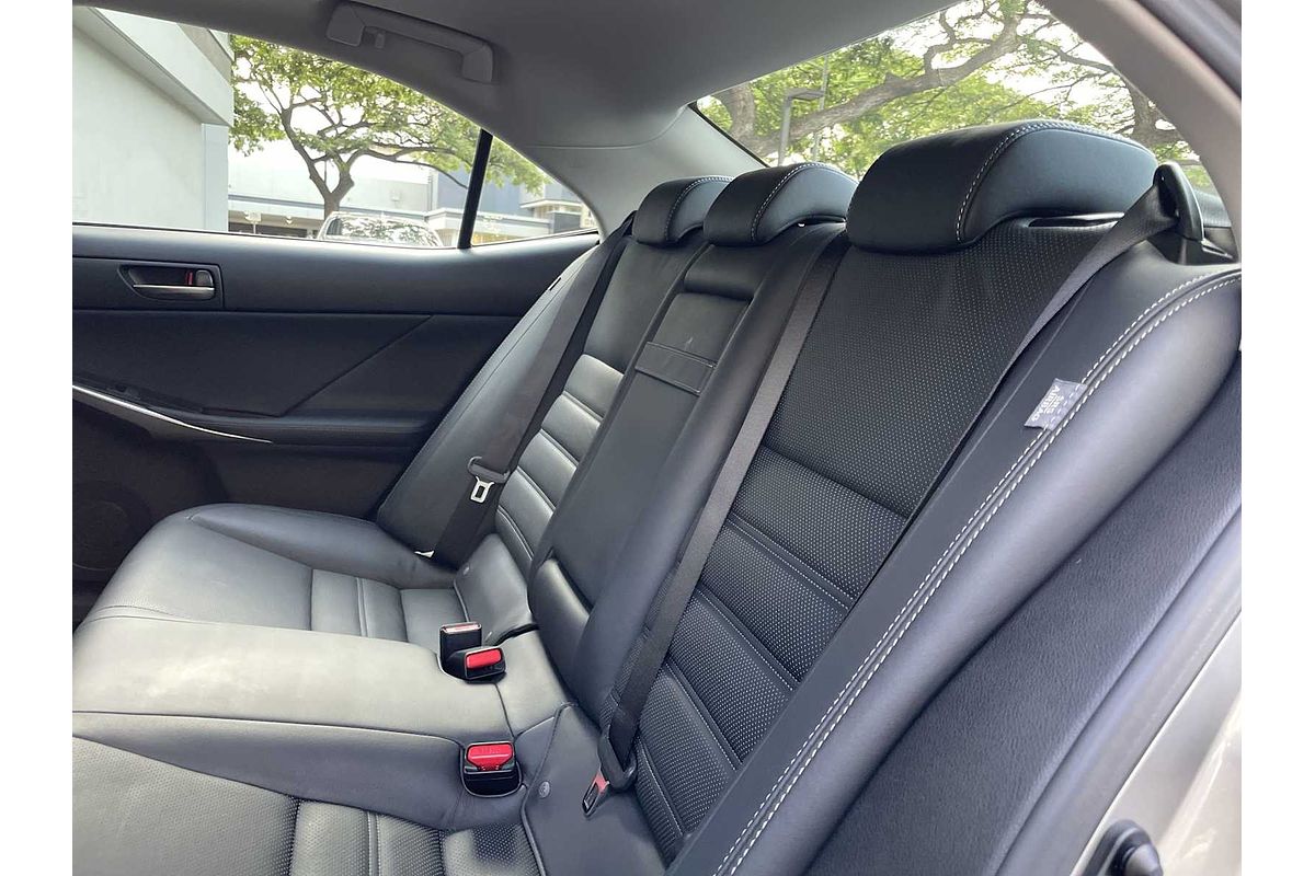 2017 Lexus IS