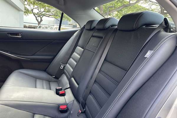 2017 Lexus IS