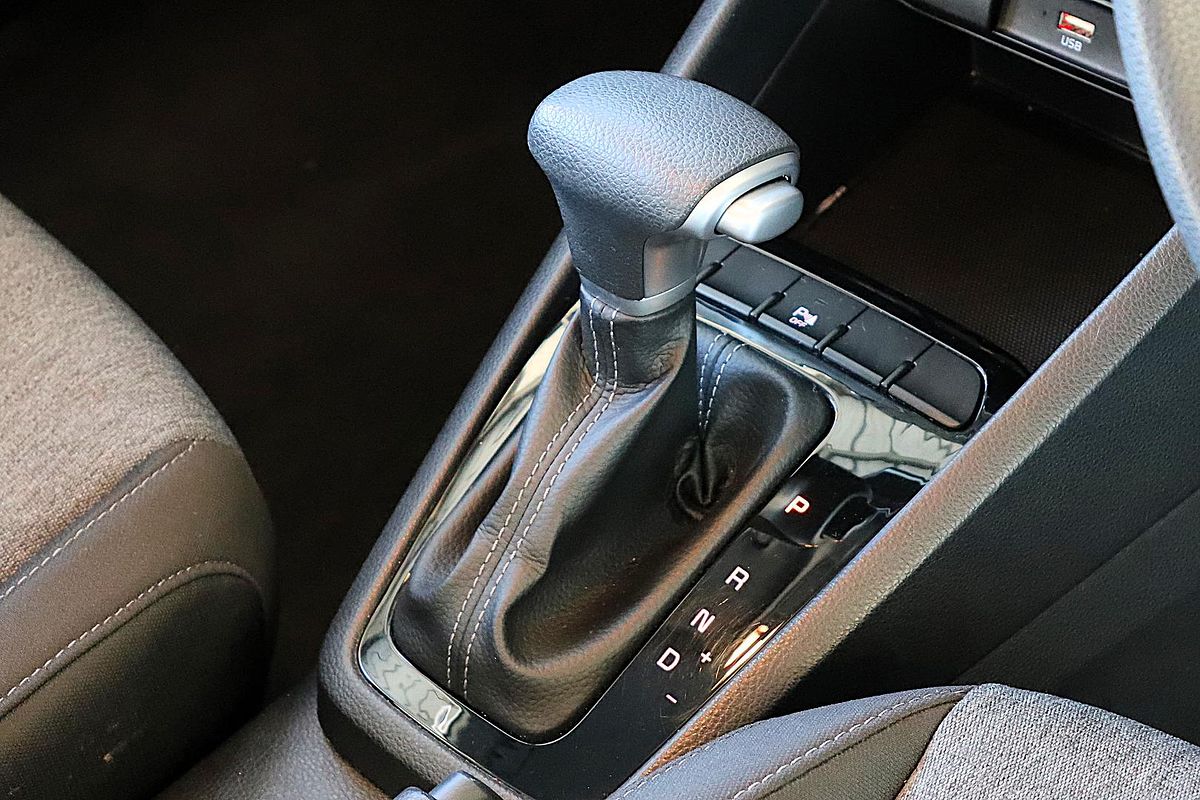 2023 Kia Stonic S YB