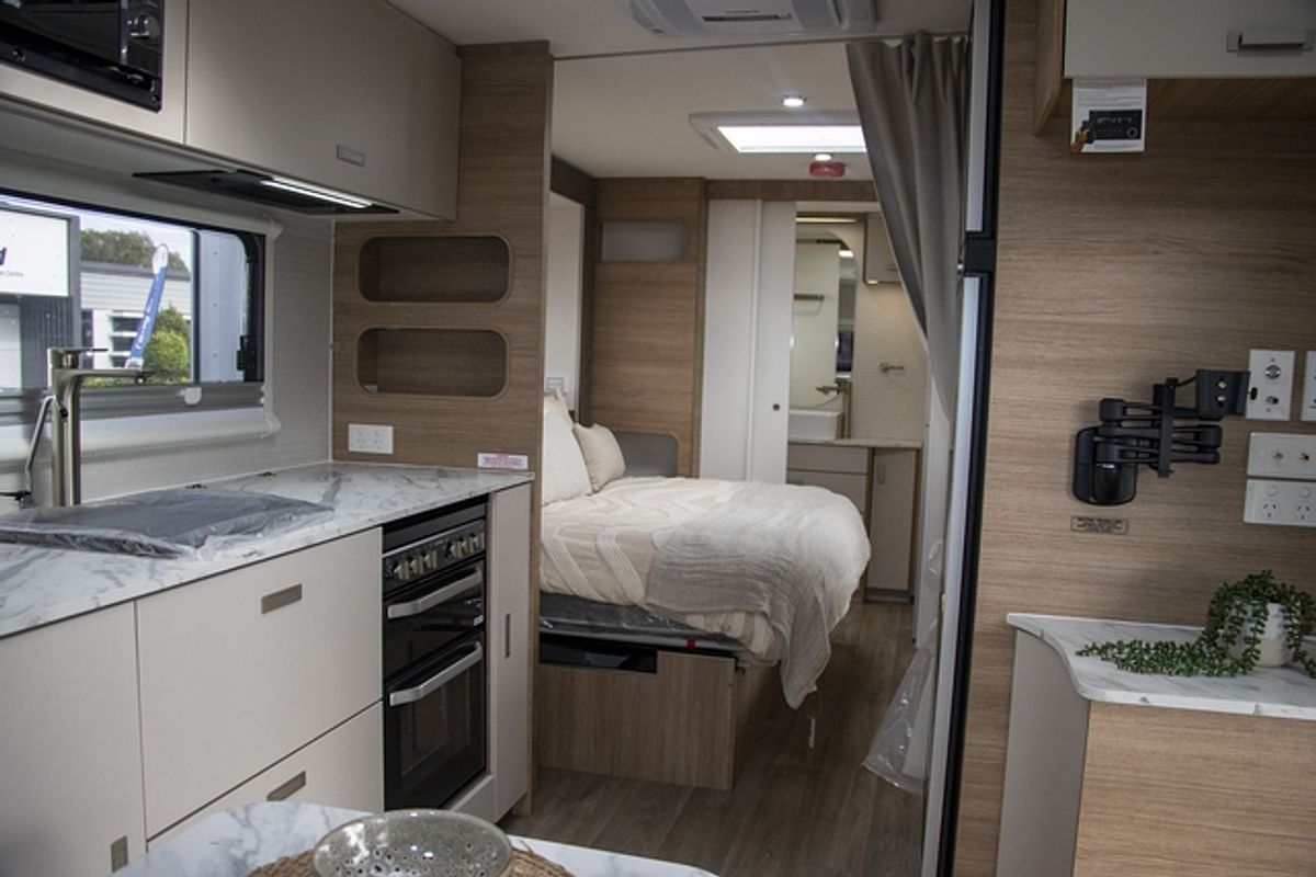 2025 Jayco SILVERLINE CARAVAN 21.65-3.SL-MY25