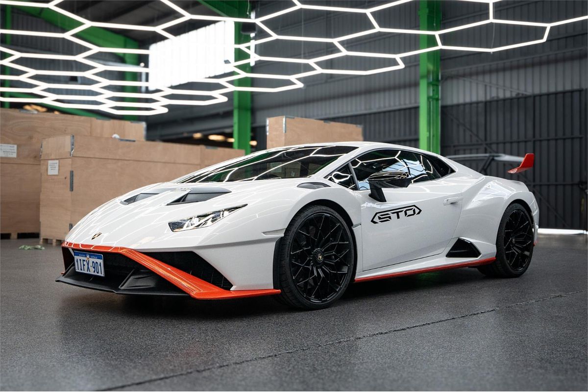 2022 Lamborghini Huracan STO 724
