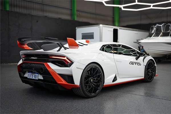 2022 Lamborghini Huracan STO 724