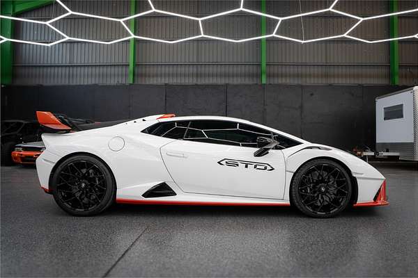 2022 Lamborghini Huracan STO 724