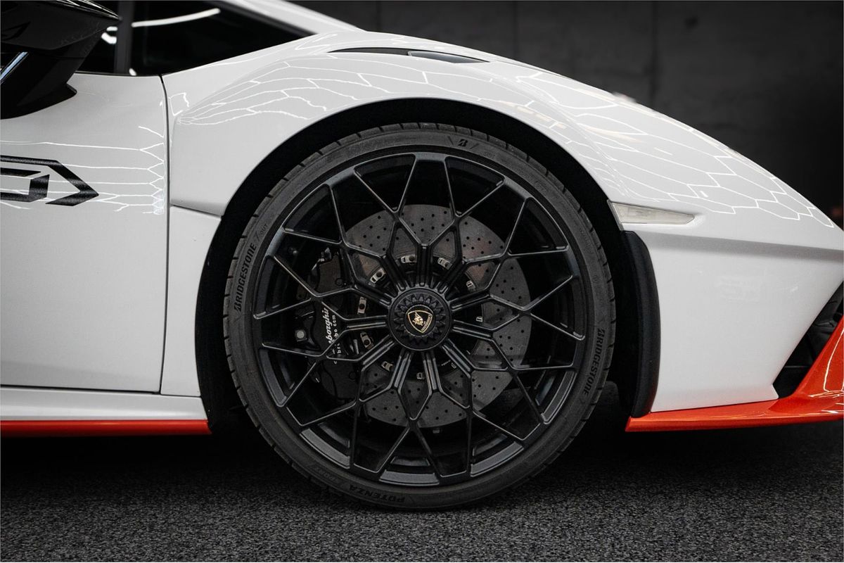 2022 Lamborghini Huracan STO 724