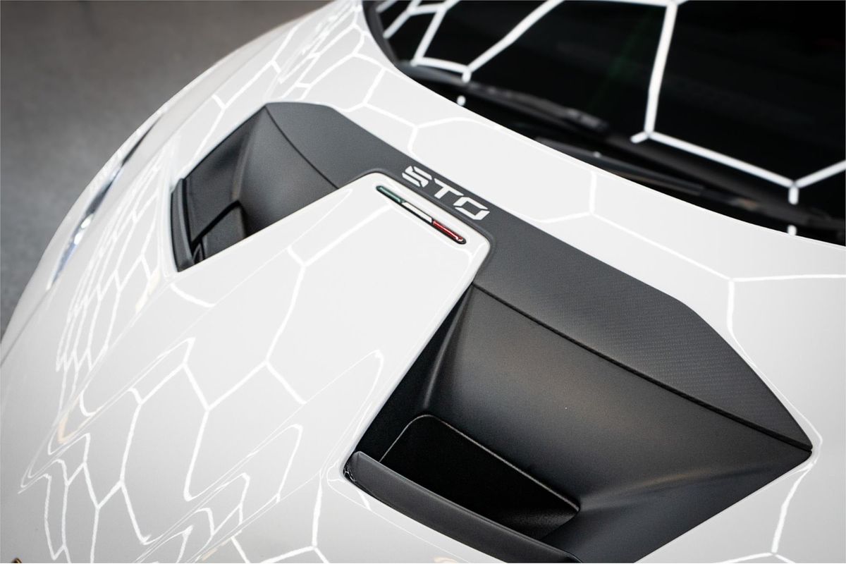 2022 Lamborghini Huracan STO 724