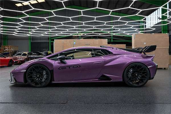 2022 Lamborghini Huracan STO 724