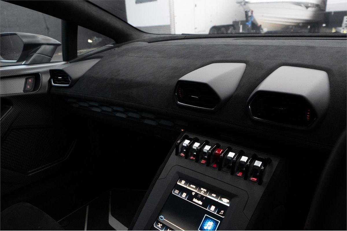 2022 Lamborghini Huracan STO 724