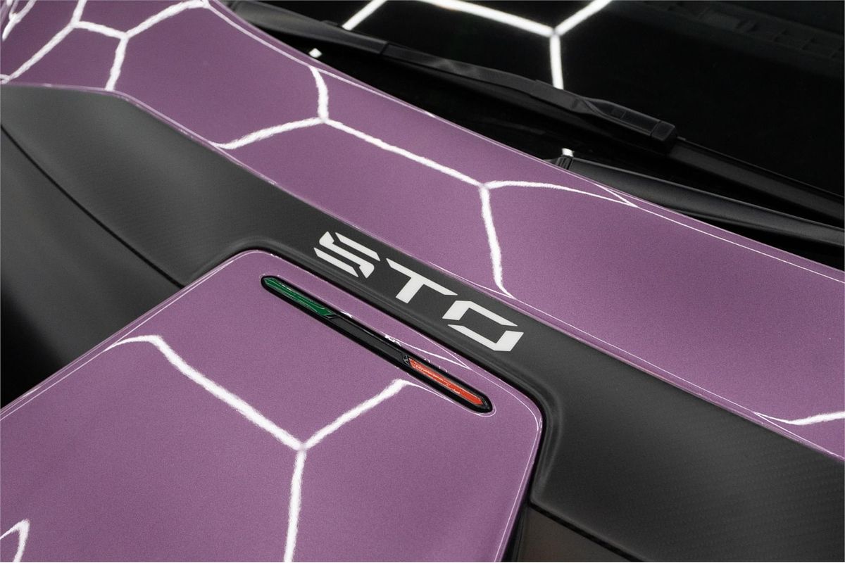 2022 Lamborghini Huracan STO 724