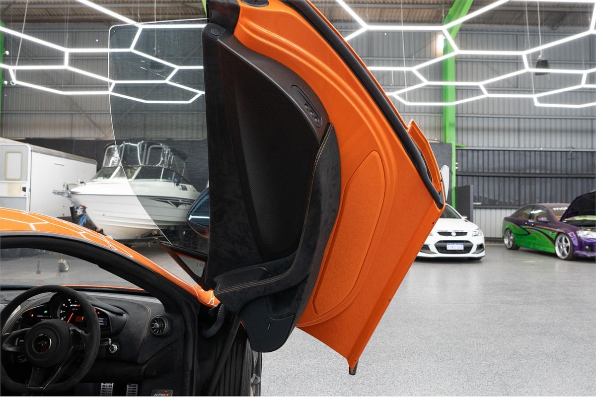 2016 McLaren 675LT
