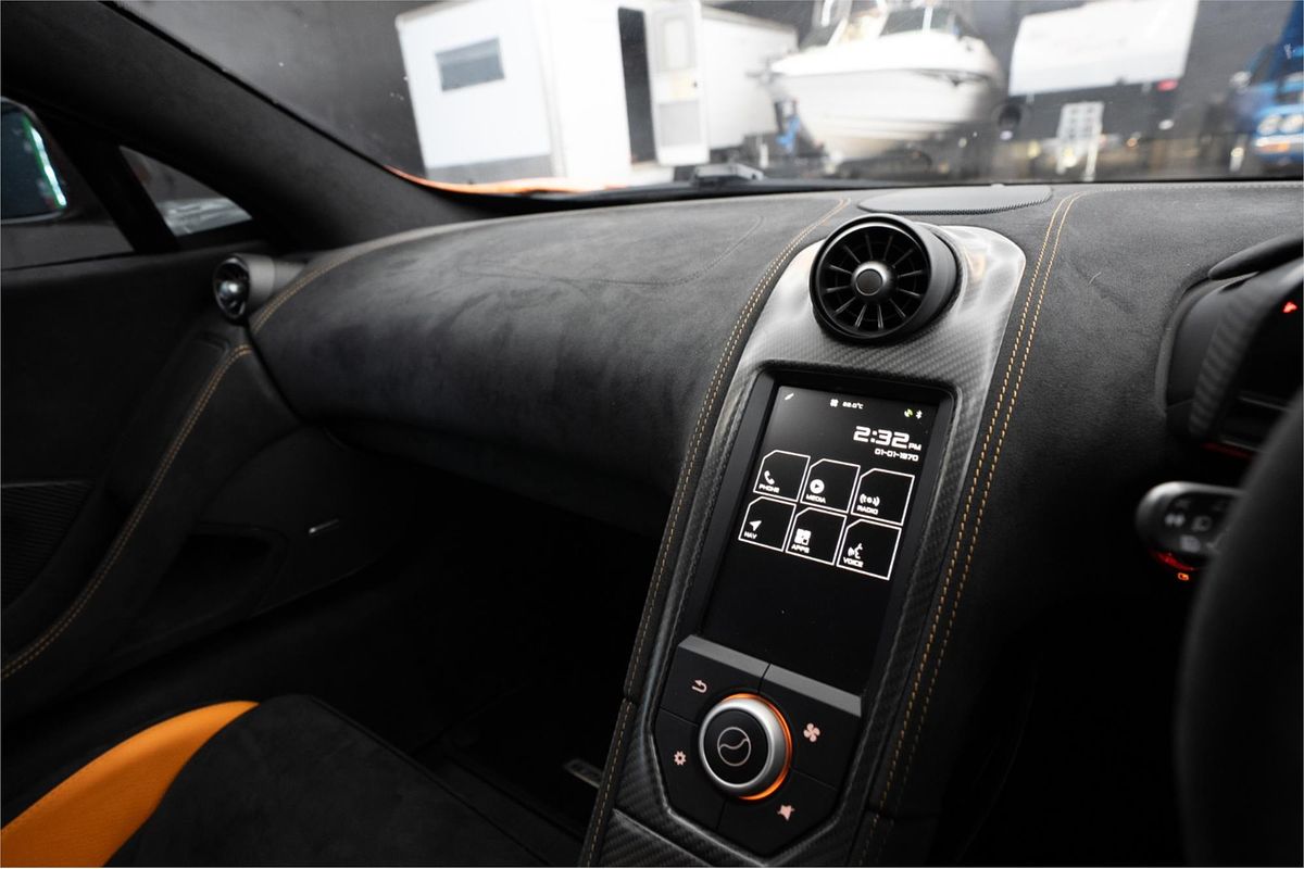 2016 McLaren 675LT