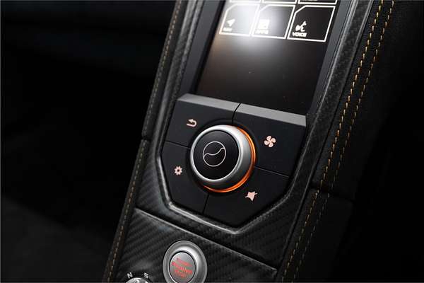 2016 McLaren 675LT