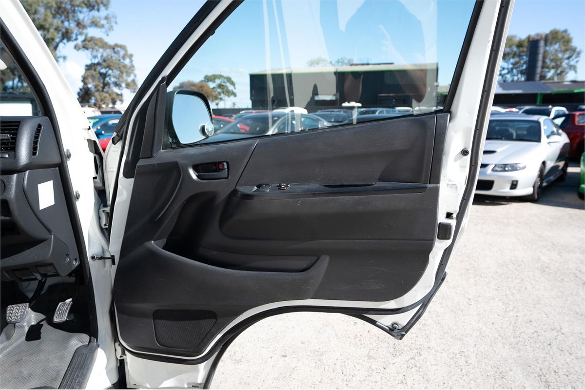 2016 Toyota Hiace TRH201R