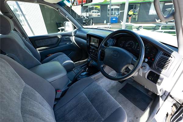 2000 Toyota Landcruiser GXV (4x4)