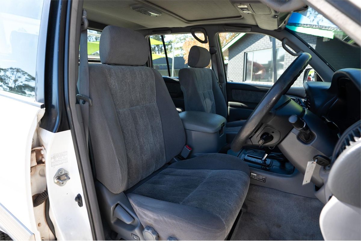 2000 Toyota Landcruiser GXV (4x4)