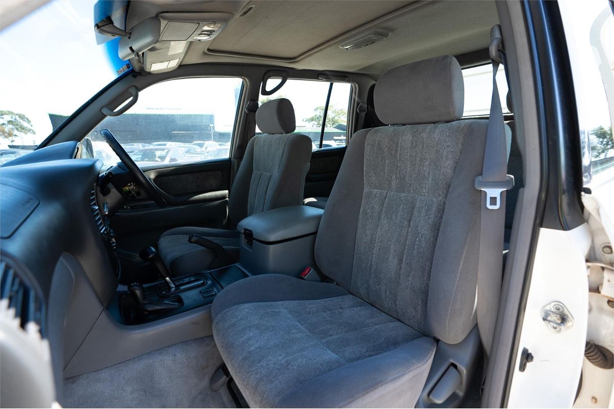 2000 Toyota Landcruiser GXV (4x4)