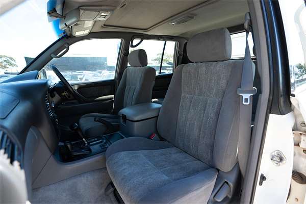 2000 Toyota Landcruiser GXV (4x4)