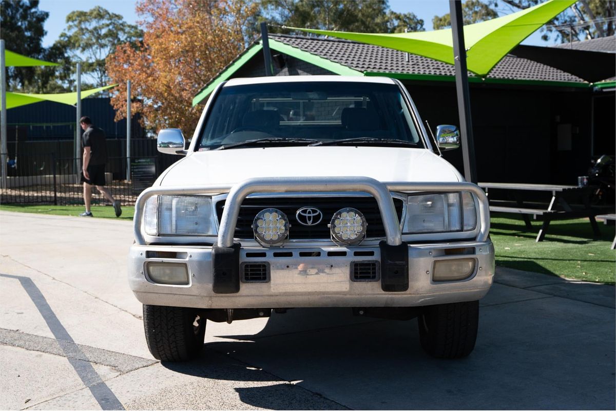2000 Toyota Landcruiser GXV (4x4)