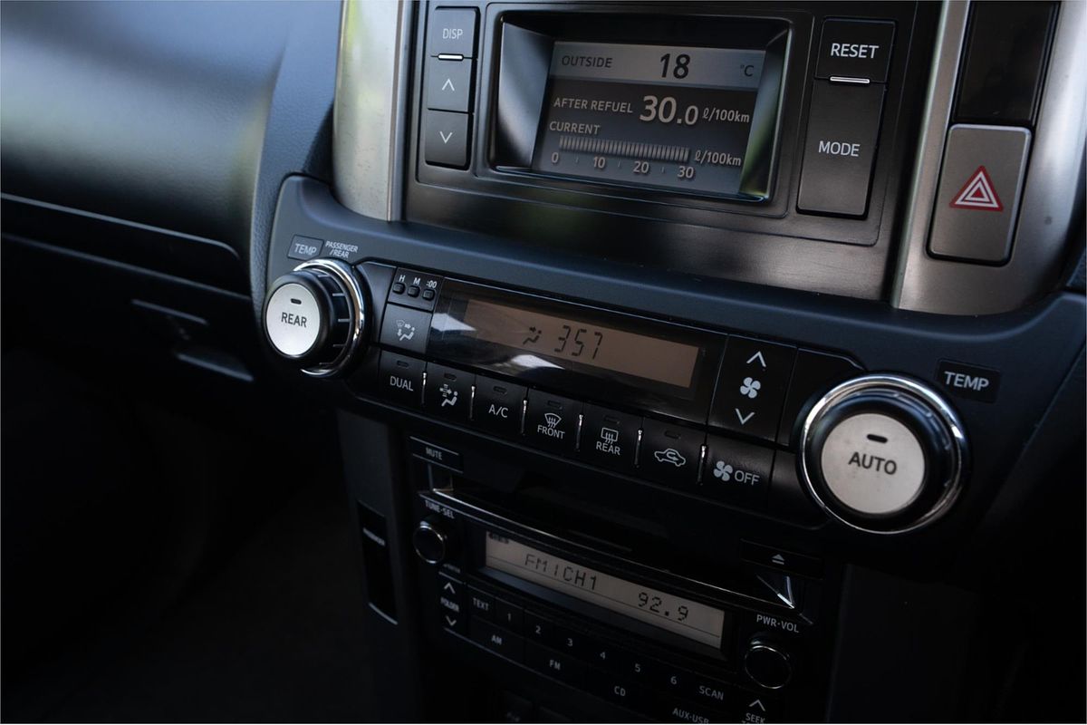 2010 Toyota Landcruiser GXL UZJ200R