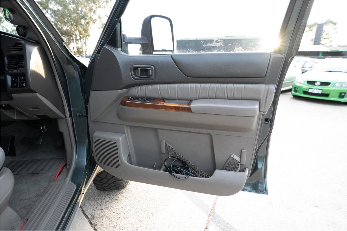 1998 Nissan Patrol Ti GU