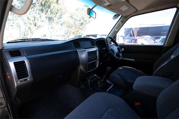 2010 Nissan Patrol ST GU VII