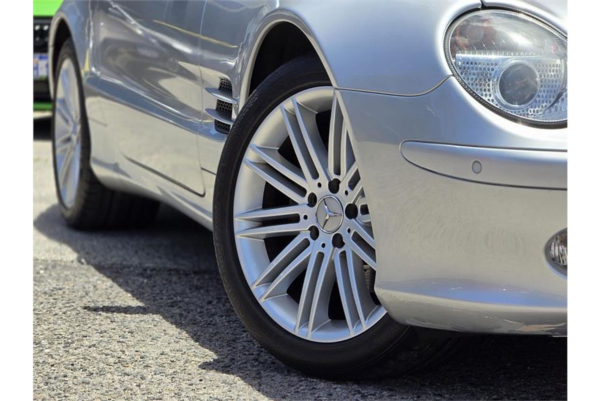 2004 Mercedes-Benz SL350 R230