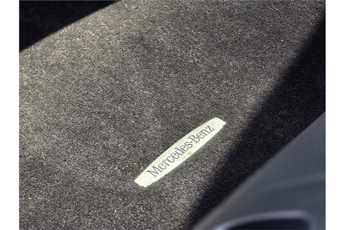 2004 Mercedes-Benz SL350 R230