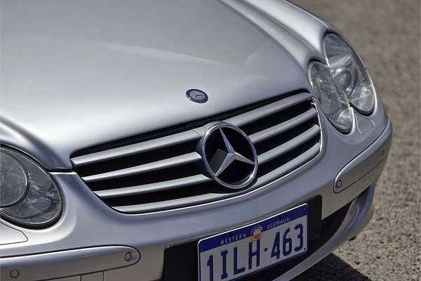 2004 Mercedes-Benz SL350 R230