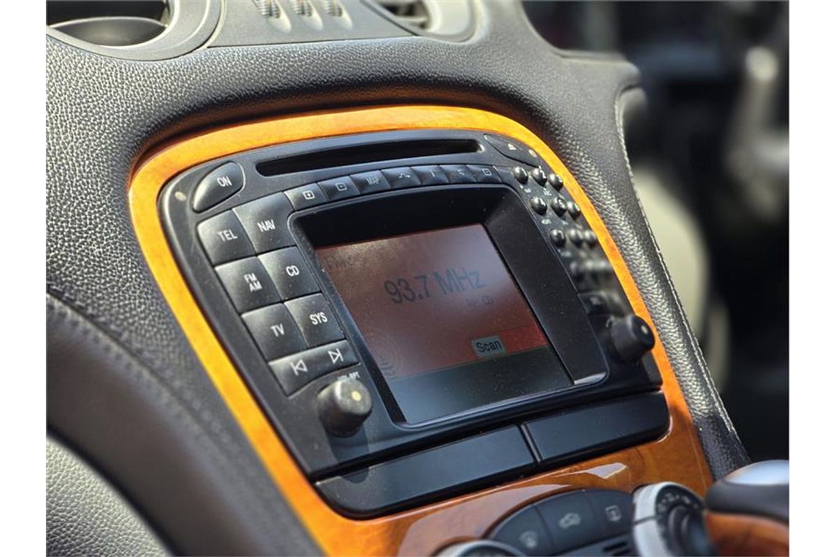 2004 Mercedes-Benz SL350 R230