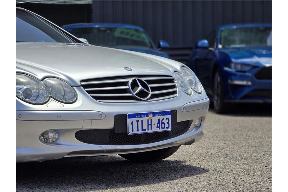 2004 Mercedes-Benz SL350 R230