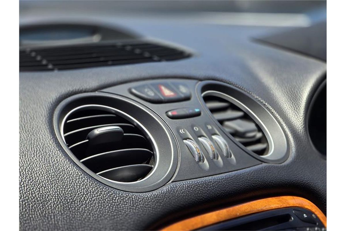 2004 Mercedes-Benz SL350 R230