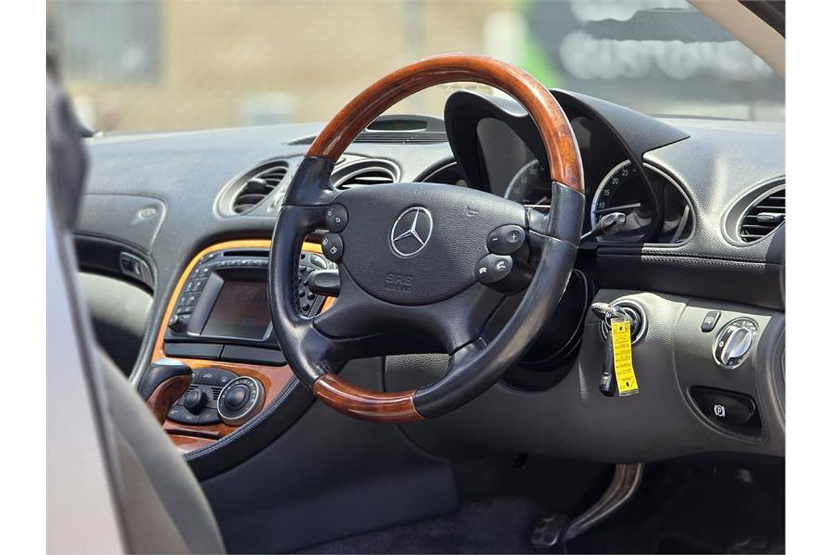 2004 Mercedes-Benz SL350 R230