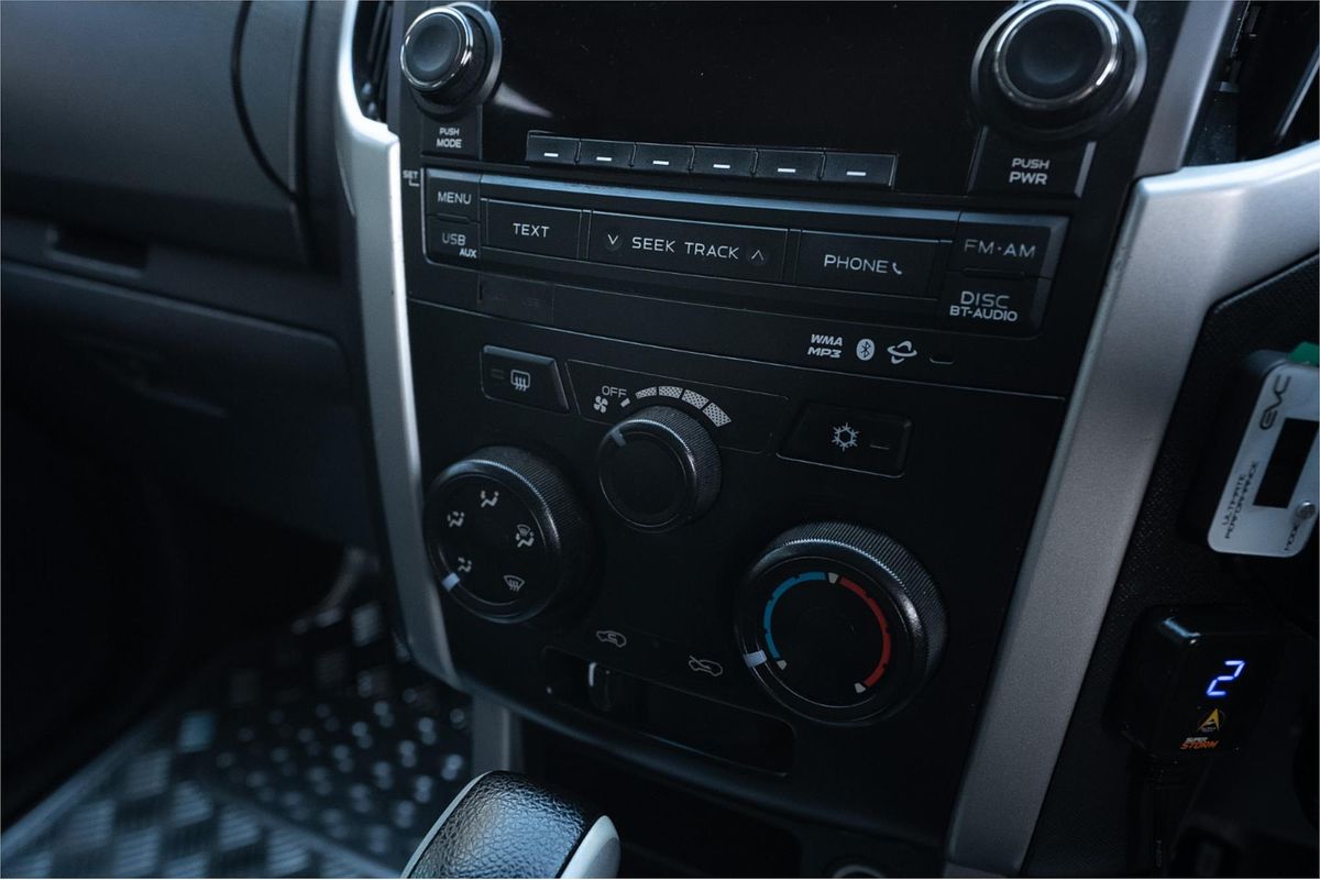 2013 Isuzu MU-X LS-M