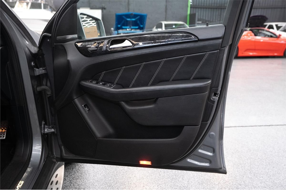 2012 Mercedes-Benz ML 63 AMG (4x4) 166