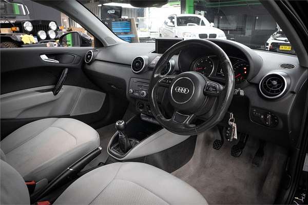 2011 Audi A1 Attraction 8X