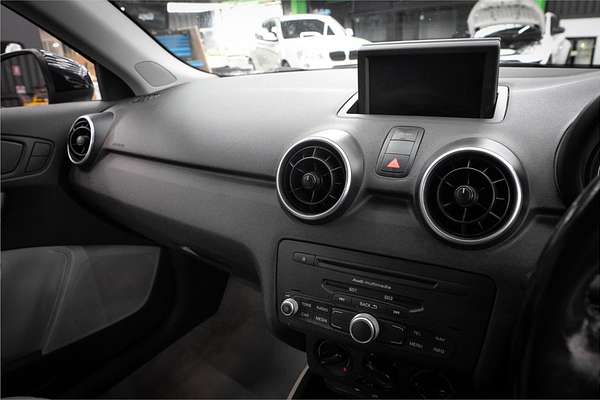2011 Audi A1 Attraction 8X