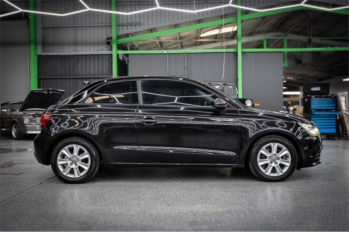2011 Audi A1 Attraction 8X