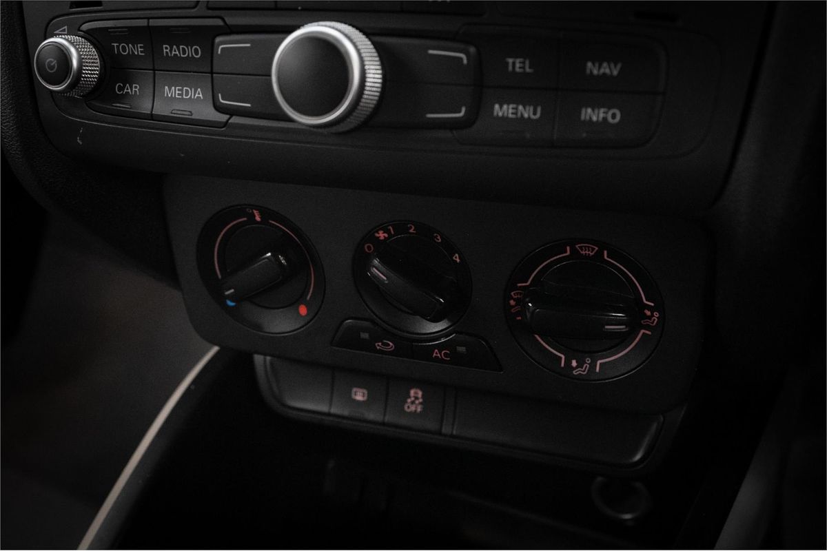 2011 Audi A1 Attraction 8X