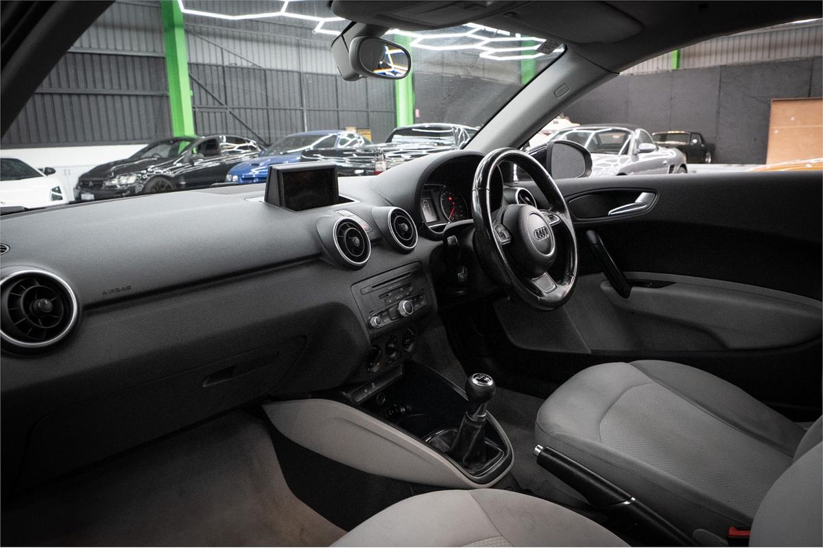 2011 Audi A1 Attraction 8X