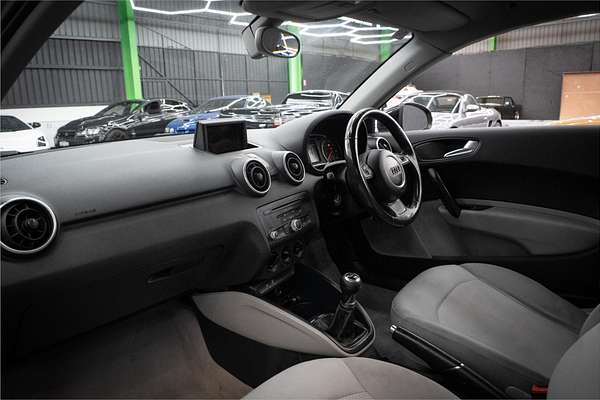 2011 Audi A1 Attraction 8X